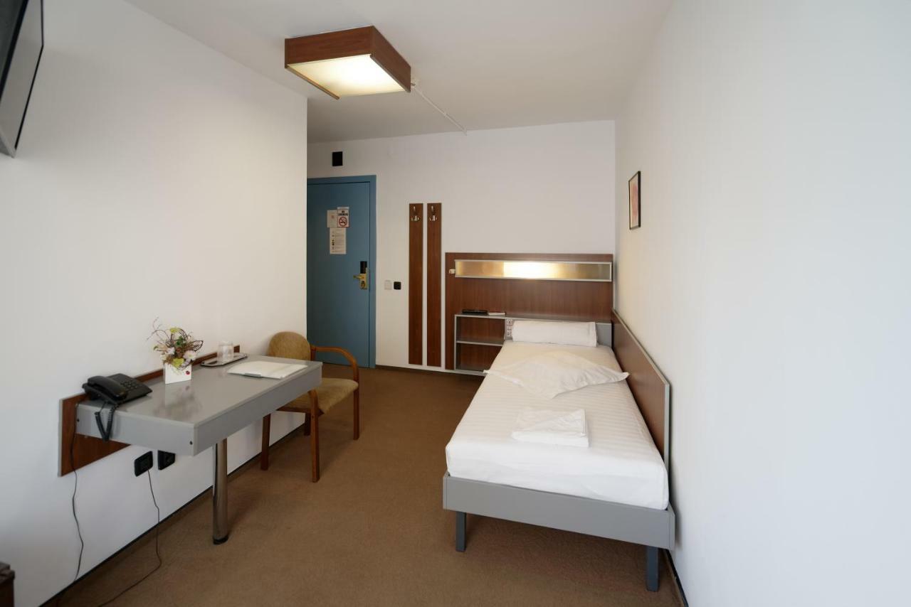 Vila Rosa Otel Kaloşvar Dış mekan fotoğraf