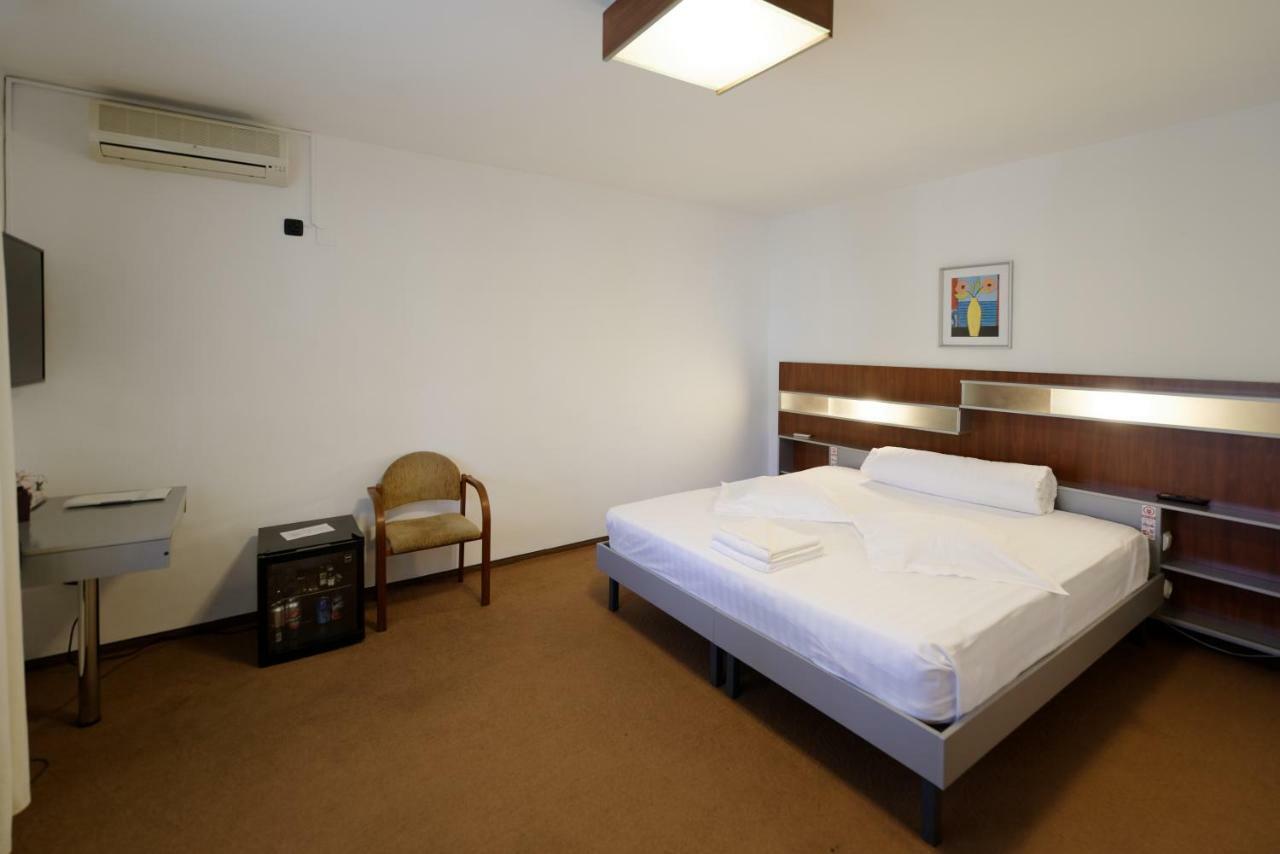 Vila Rosa Otel Kaloşvar Dış mekan fotoğraf